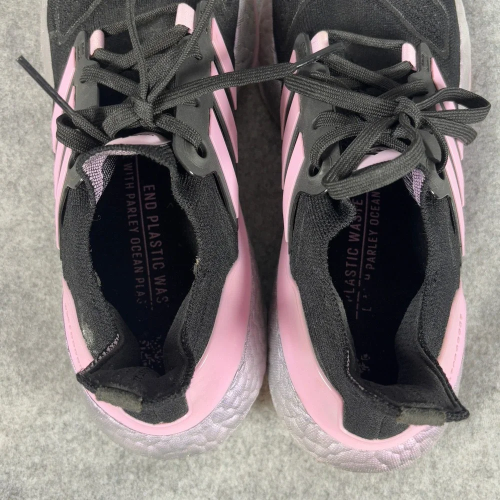 Adidas Ultraboost 22 Womens Size 8 Black Pink Running Shoes Sneakers HP2480